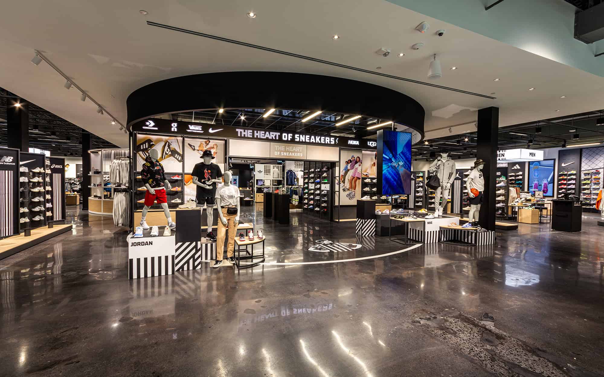 Side view of the inside of the Foot Locker store in Willowbrook Mall Side view of the inside of the Foot Locker store in Willowbrook Mall